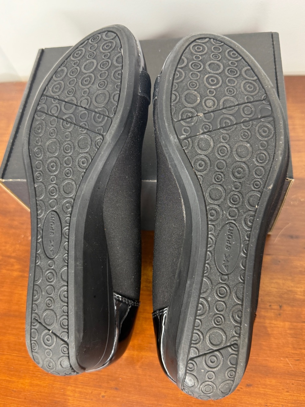 Anne Klein Sport Black Fabric Patent Toe Wedge Flats Comfort Slip-On | GUC - Picture 9 of 9